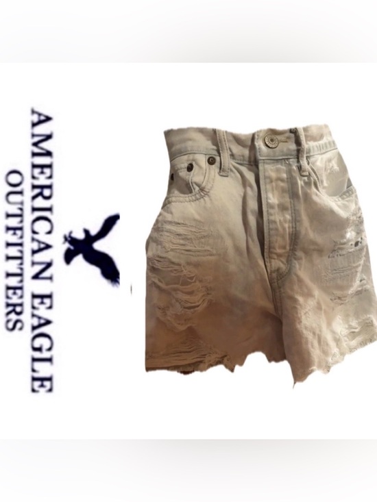 American Eagle Outfitters Pants - 🚫SOLD🚫 AEO 90’s Boyfriend Distressed Shorts